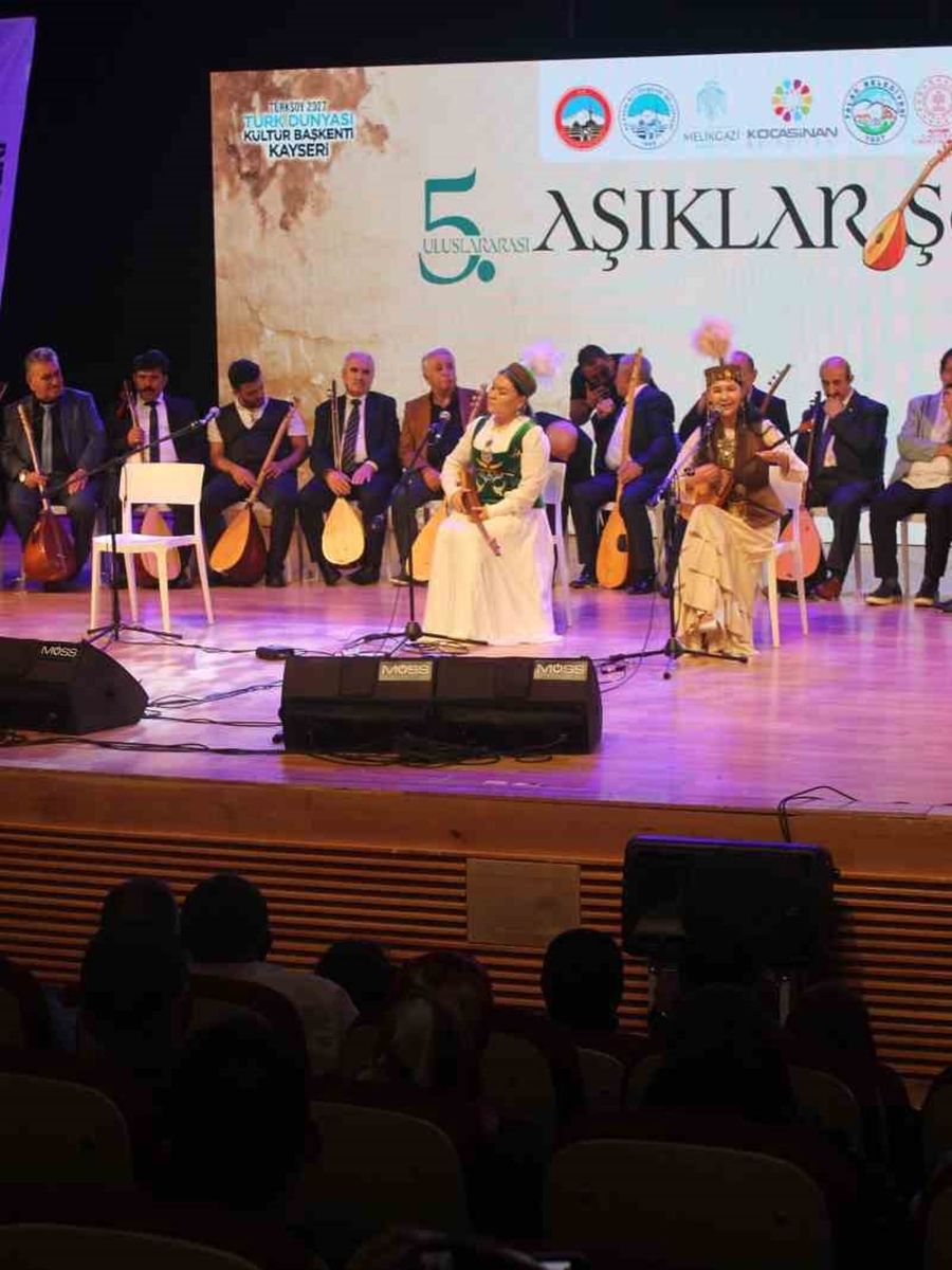 Türkiye ve Türk Dünyası’ndan aşıklar aynı sahnede buluştu