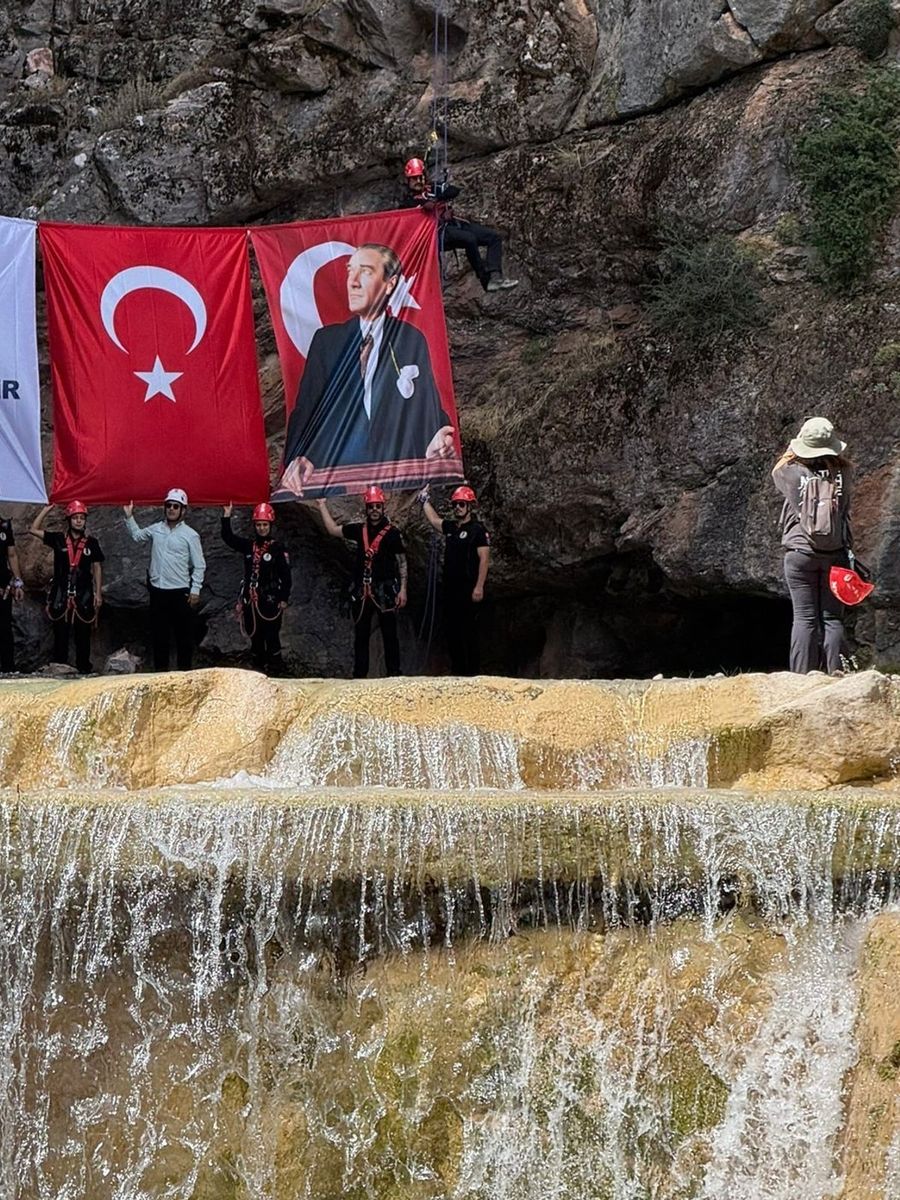 DEBAK’tan Acıpayam Kanyonunda Zafer Bayramı’na özel anlamlı etkinlik