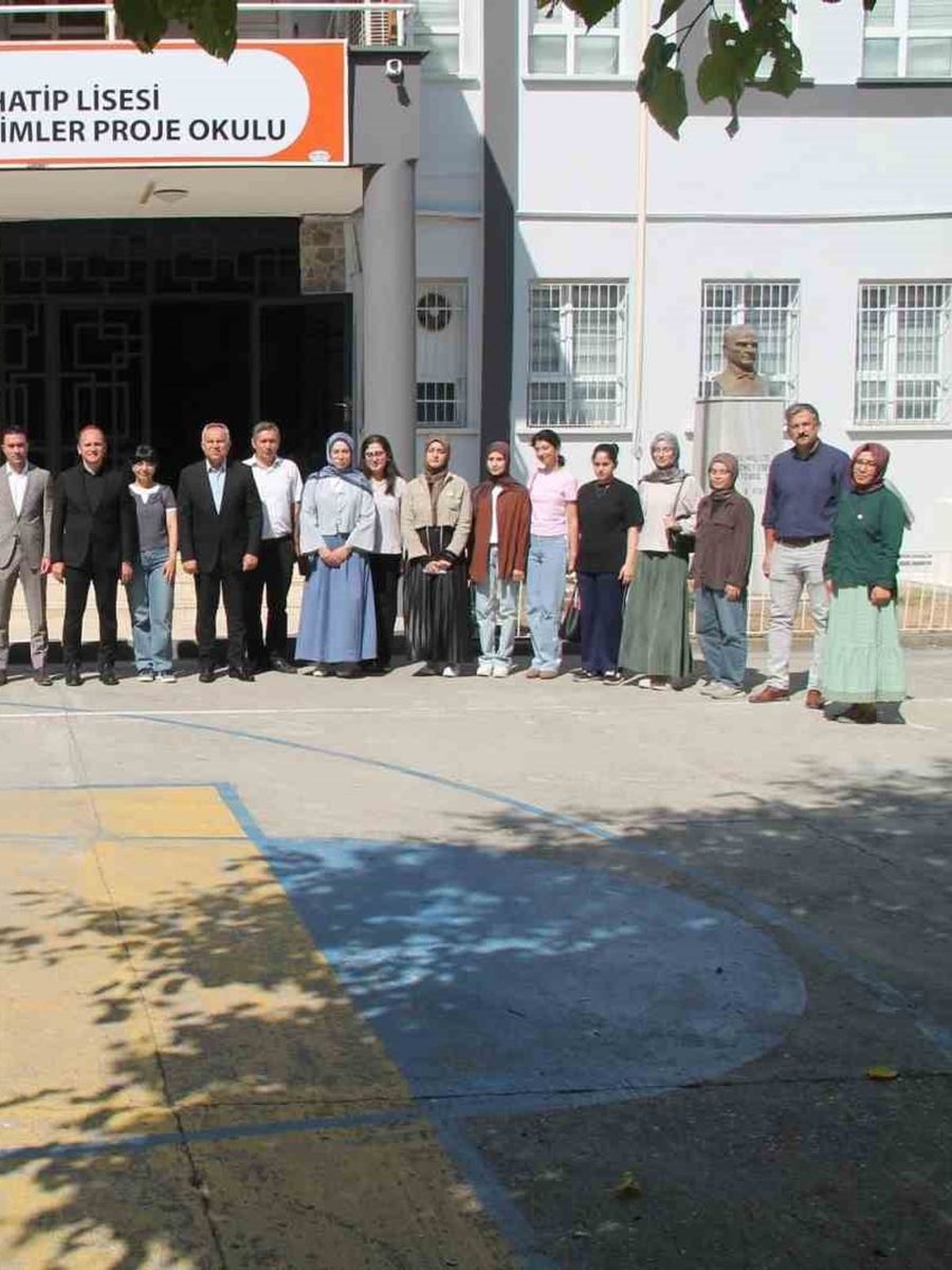 Erzin’de Kaymakam Akpınar, YKS’de başarı gösteren öğrencilerle bir araya geldi
