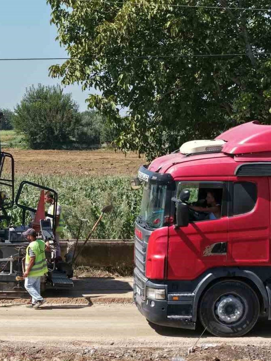 İncirliova’da yol yenileme çalışmaları devam ediyor