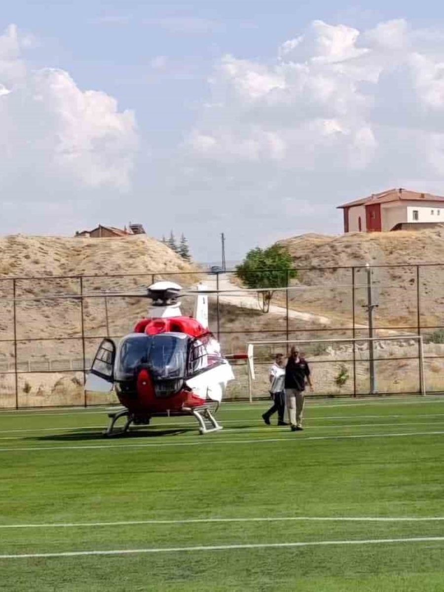 Darende’de 97 yaşındaki hasta hava ambulansıyla Malatya’ya sevk edildi
