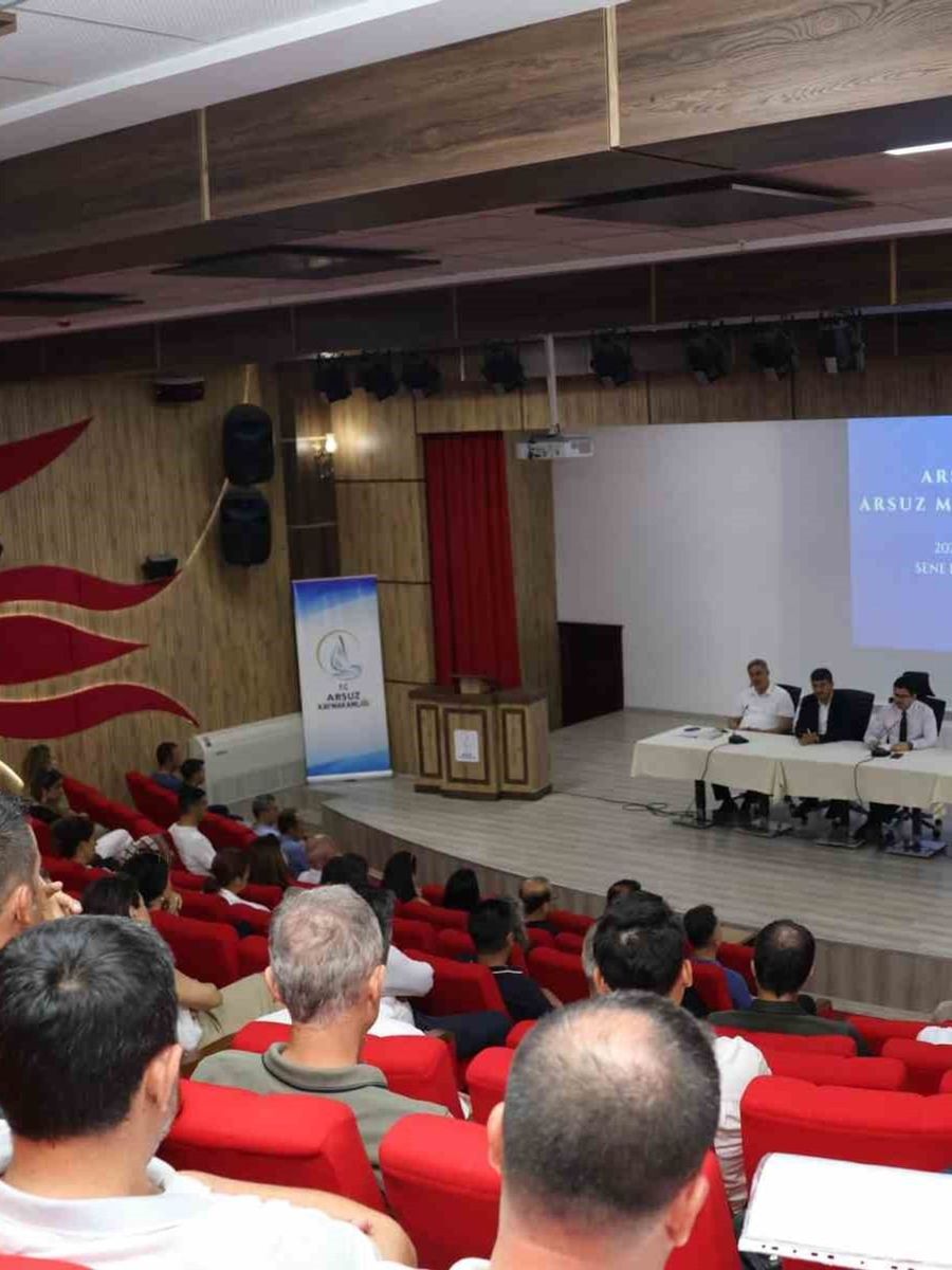 Arsuz’da okul müdürleri toplantısı yapıldı