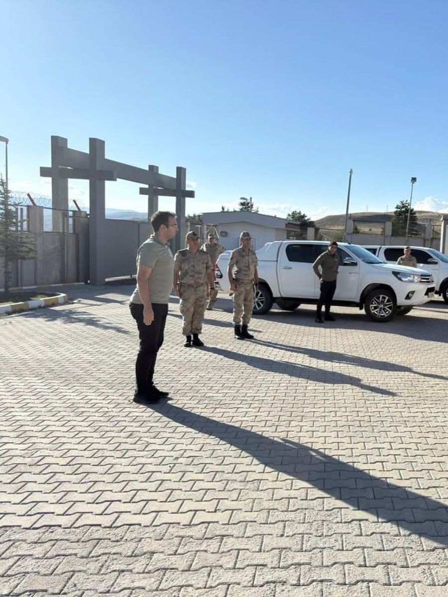 Refahiye Kaymakamı Taşkıran, jandarma karakolunu ziyaret etti