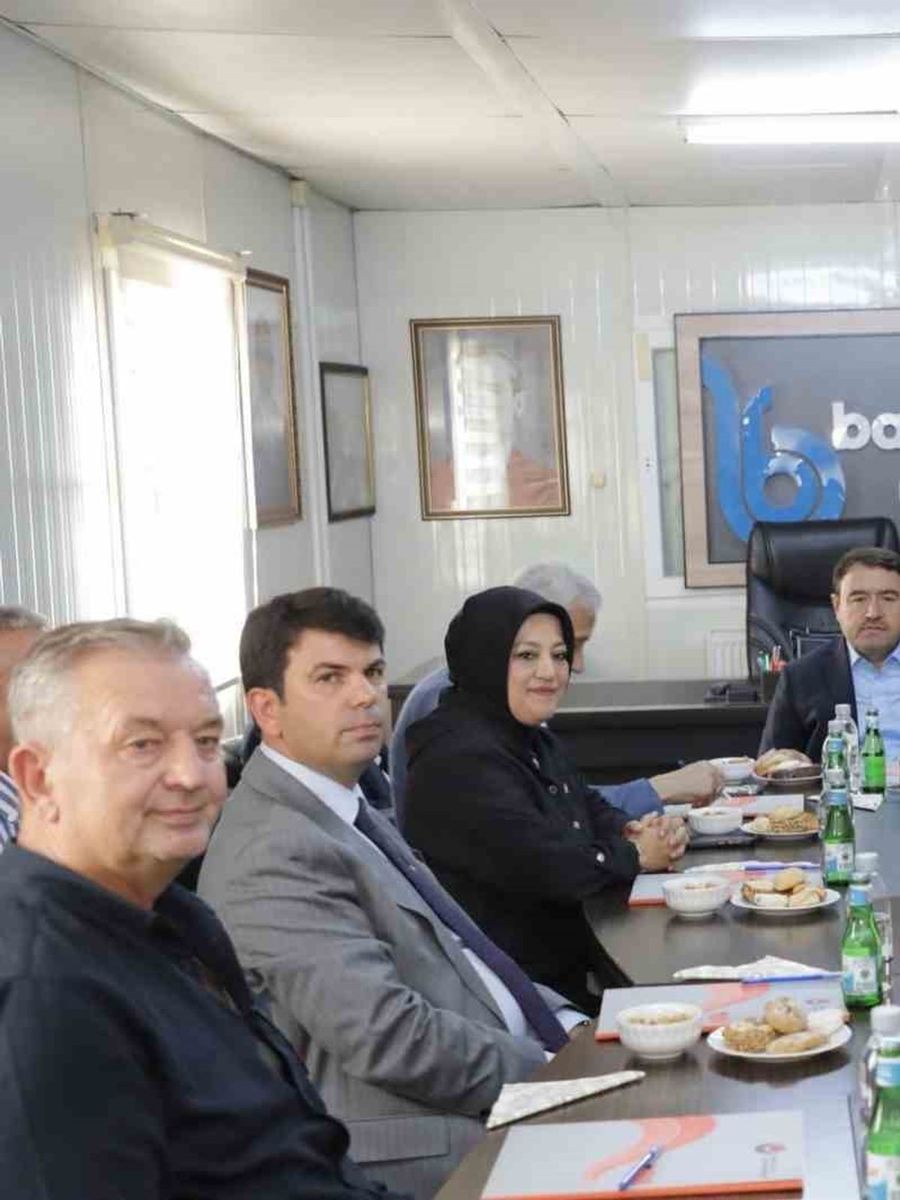Kütahya’da ilçelerdeki yol çalışmaları masaya yatırıldı
