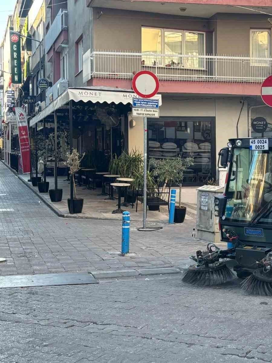 Efeler Belediyesi ekipleri temizlik çalışmalarını sürdürüyor