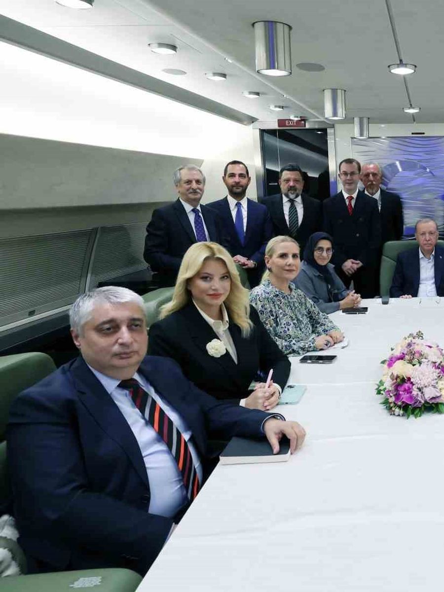 Cumhurbaşkanı Erdoğan: "Yunanistan girdiği bu yanlış yoldan dönmeli, gayri askeri statüdeki adaları silahlandırmaktan vazgeçmelidir"