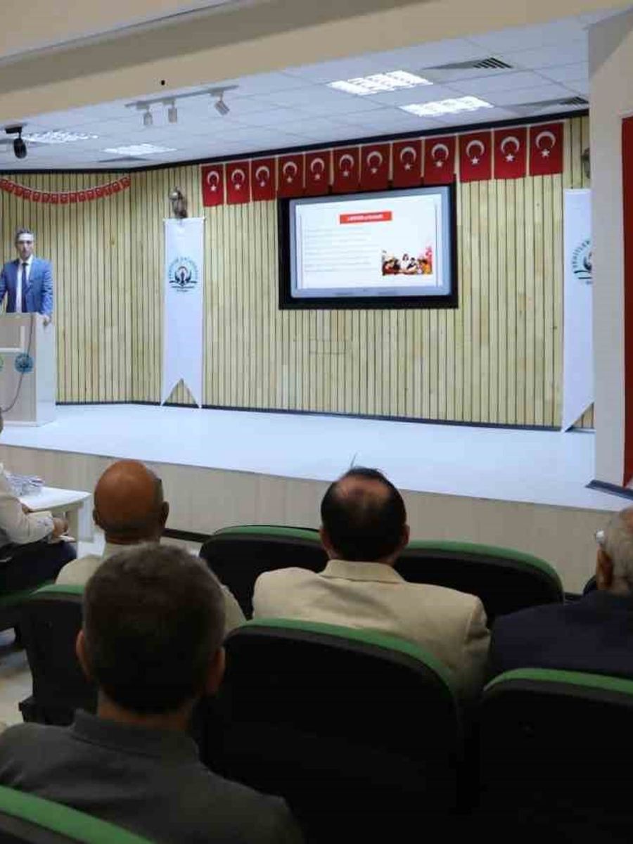Bayburt’ta okul müdürleri yeni eğitim öğretim yılı için toplandı