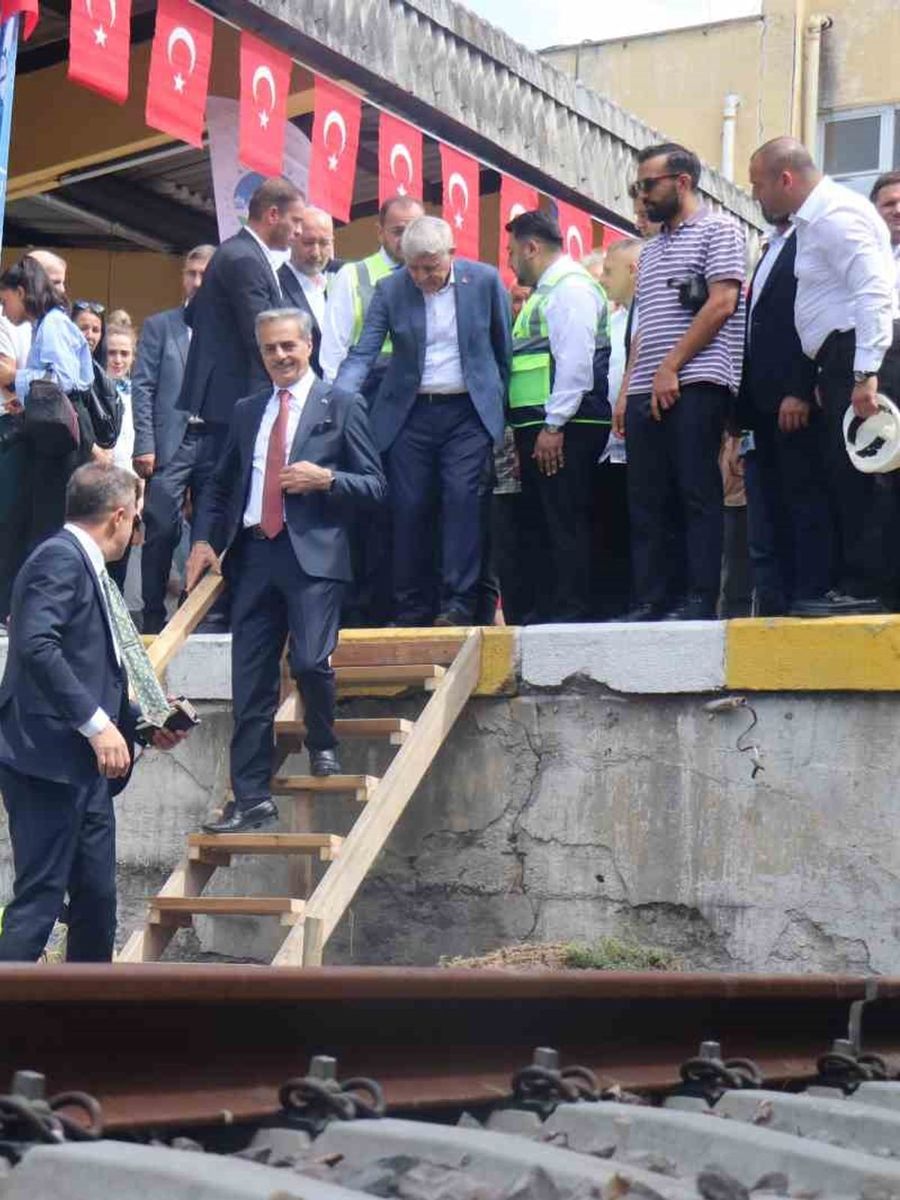 Şehir tarihini değiştirecek proje: Raylar yerin altına iniyor
