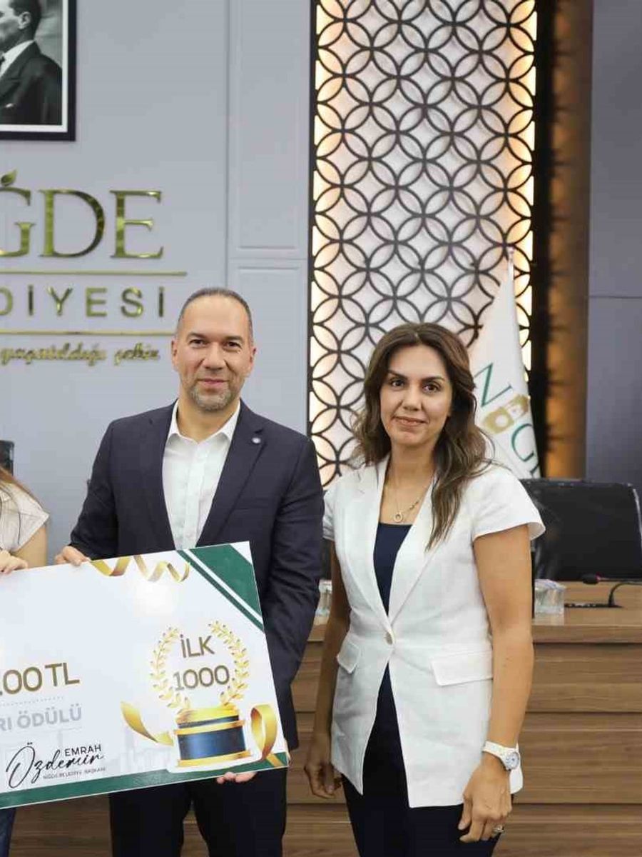 Başkan Özdemir’den YKS şampiyonlarına anlamlı destek
