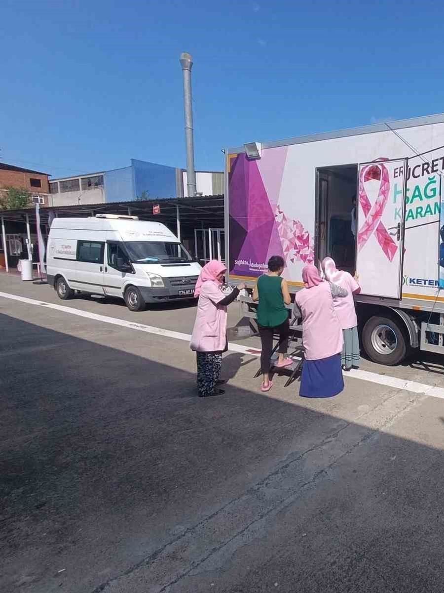Düzce’nin kanser tarama tırı Bartın’da hizmet veriyor