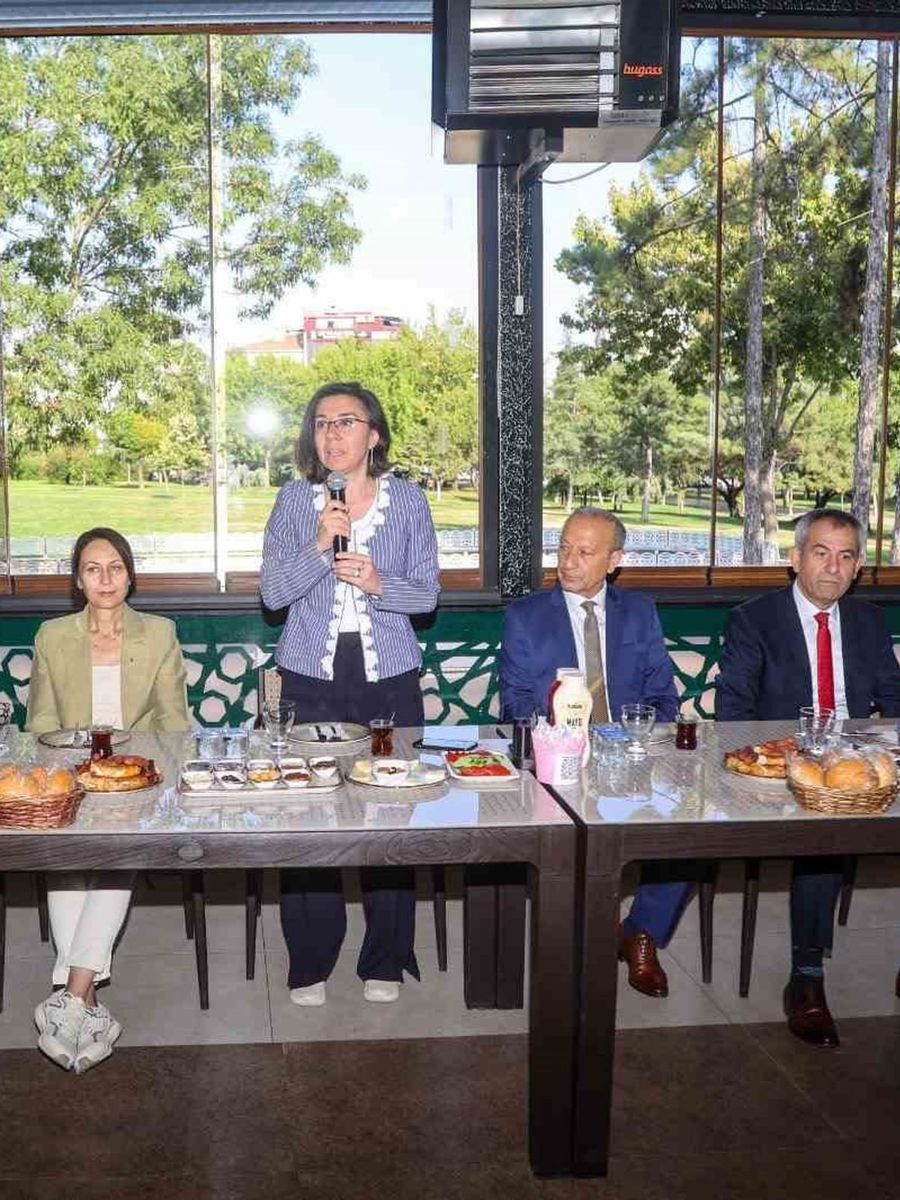 Belediye Başkan Vekili Terekeci Özkan, zabıta personelleriyle bir araya geldi