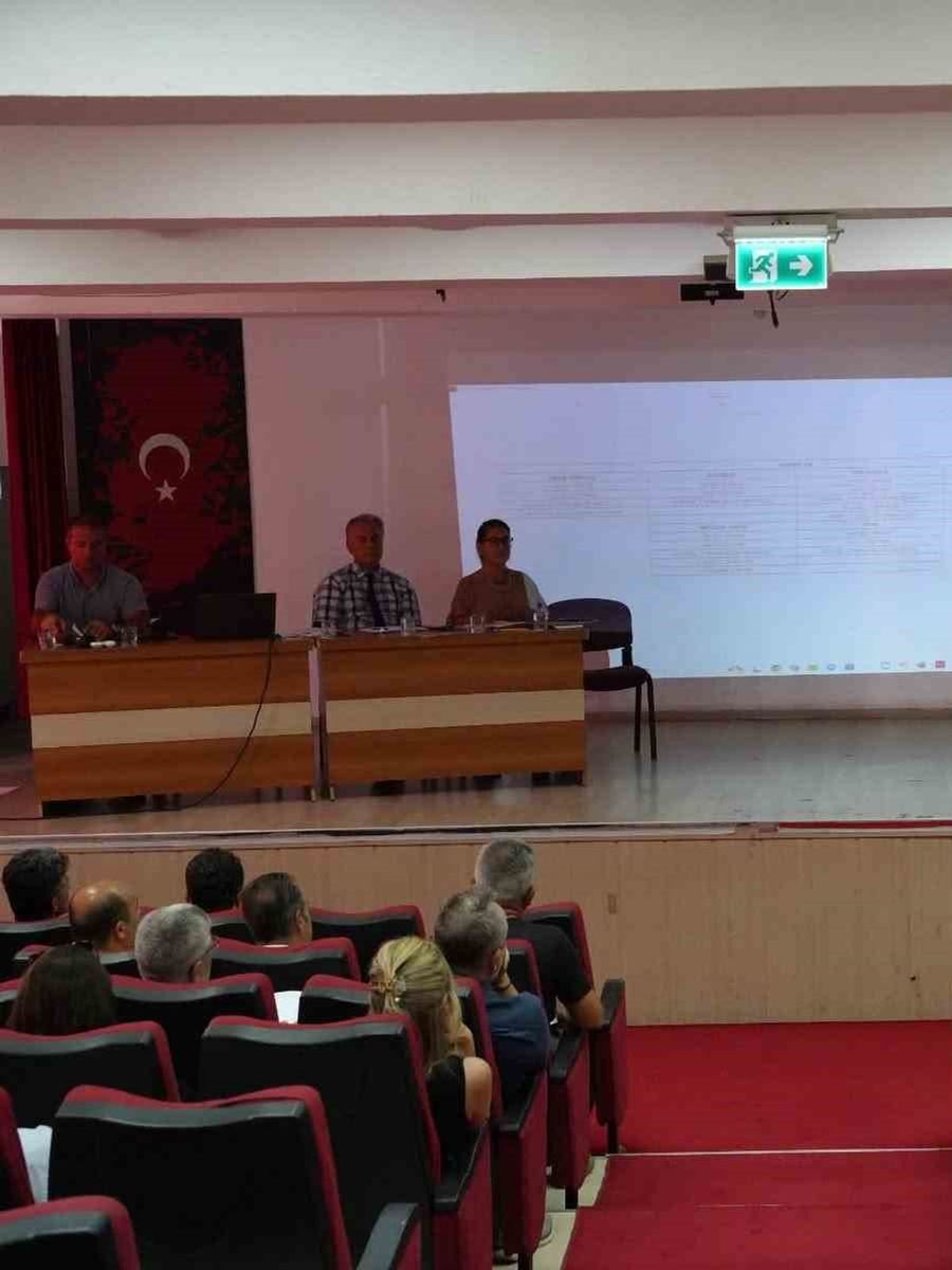 Köyceğiz’de yeni eğitim yılı öncesi okul müdürleri toplantıda buluştu
