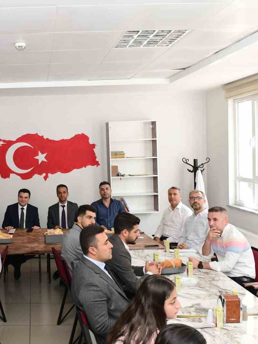 Çatak’ta dereceye giren öğrenciler ödüllendirildi