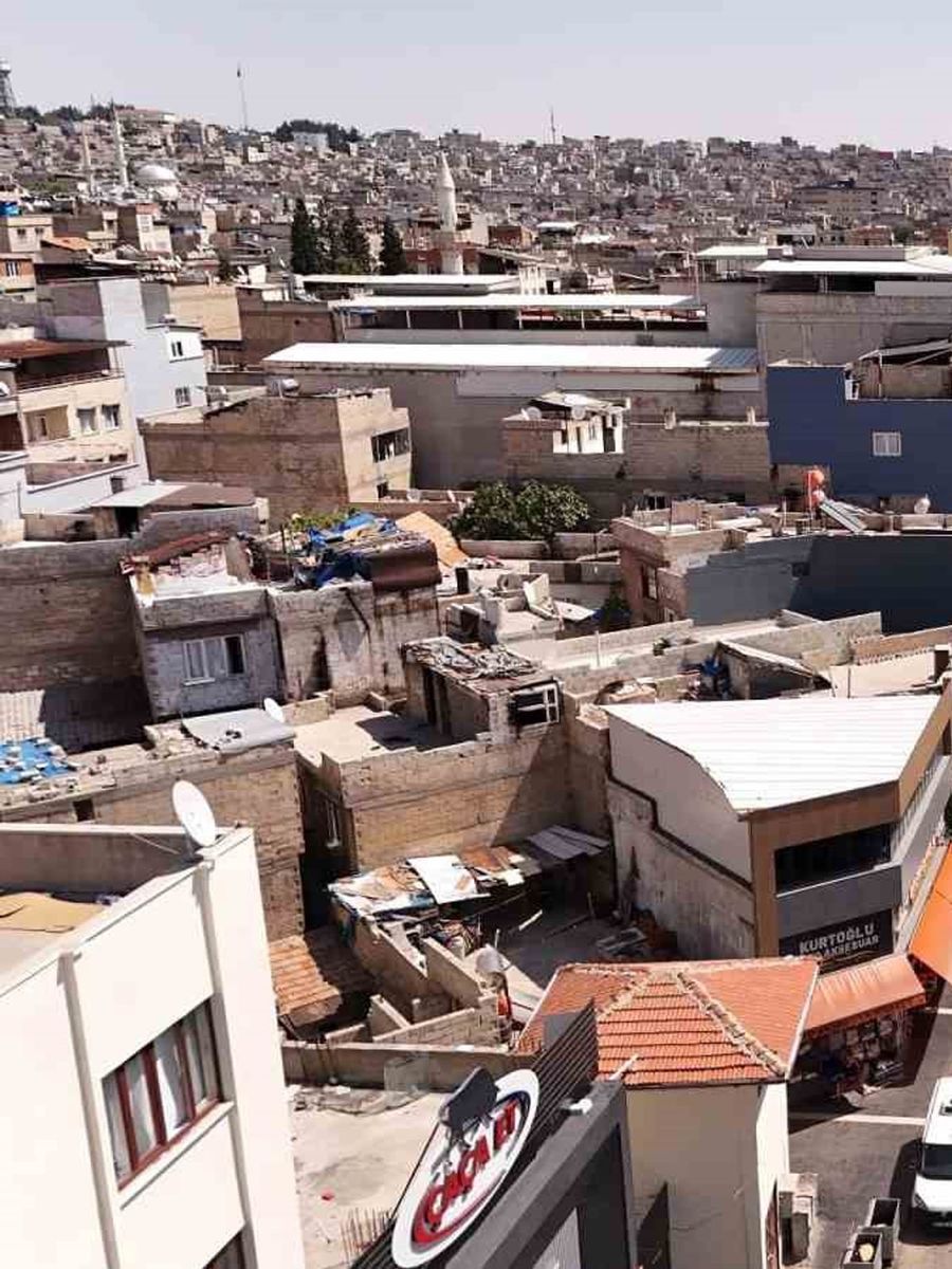 GAZİANTEP BÜYÜKŞEHİR’DEN KENTİN ANA CADDELERİNE ESTETİK DOKUNUŞ