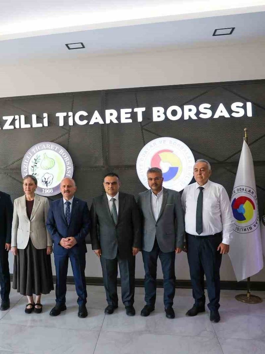 NAZİLLİ TİCARET ODASI YÖNETİM KURULU BAŞKANI NURİ ARSLAN KURU İNCİR ALIM SEZONU AÇILIŞ TÖRENİ İLE NAZİLLİ YERLİ ÜRÜNLER İHTİSAS SANAYİ SİTESİ YAPI KOOPERATİFİ TARAFINDAN GERÇEKLEŞTİRİLEN İNCİRCİLER SİTESİ TEMEL ATMA TÖRENİNE KATILDI. ARSLAN, "İNCİRE KATMA DEĞER YARATACAK TEK ÇÖZÜM İHRACATTIR" DEDİ.