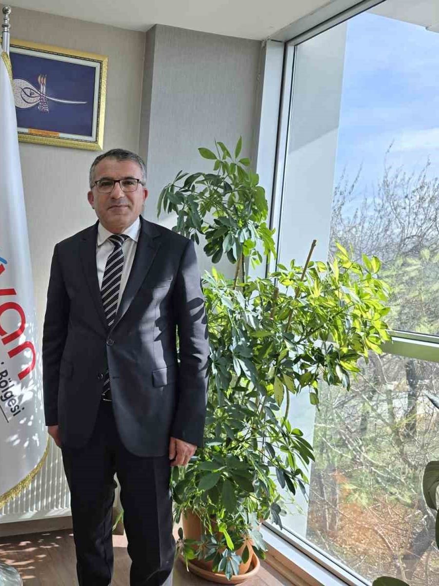 VAN ORGANİZE SANAYİ BÖLGESİ (OSB) YÖNETİM KURULU BAŞKANI MEMET ASLAN, "ŞEHİR HASTANESİ-HAVALİMANI-BELEDİYE TRAMVAY HATTI" PROJESİNİN ULAŞTIRMA VE ALTYAPI BAKANLIĞINCA ÜSTLENİLMESİNE İLİŞKİN CUMHURBAŞKANI KARARI'NIN RESMİ GAZETE’DE YAYIMLANARAK YÜRÜRLÜĞE GİRMESİNİ MEMNUNİYETLE KARŞILADIKLARINI BELİRT