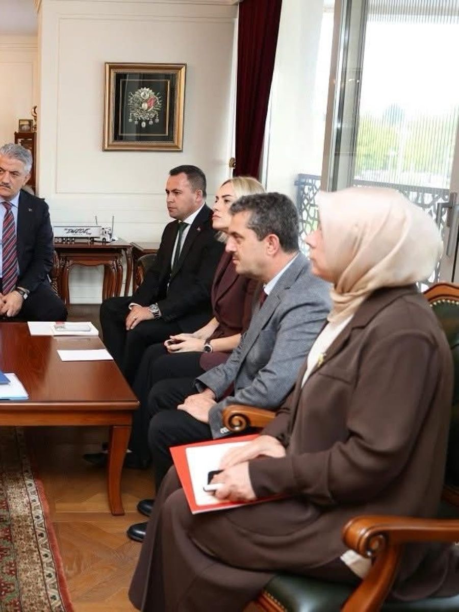 DÜZCE VALİSİ MEHMET MAKAS BAŞKANLIĞINDA, AKÇAKOCA’DA YAPILMASI PLANLANAN DİYANET ANAOKULU PROJESİ İÇİN DEĞERLENDİRME VE İSTİŞARE TOPLANTISI GERÇEKLEŞTİRİLDİ.