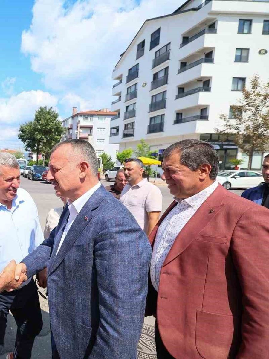 KOCAELİ BÜYÜKŞEHİR BELEDİYE BAŞKANI TAHİR BÜYÜKAKIN, KARAMÜRSEL’DE CAMİ İNŞAATINDAKİ ÇALIŞMALARI İNCELEDİ, VATANDAŞLARLA BİR ARAYA GELEREK TALEPLERİNİ DİNLEDİ.