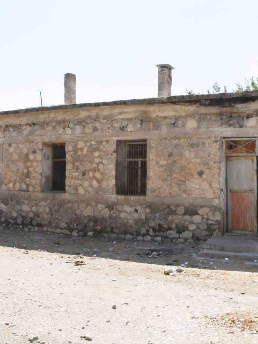 SİLOPİ’YE BAĞLI BAŞVERİMLİ BELDESİ’NDE, VATANDAŞLARIN CAN VE MAL GÜVENLİĞİNİ TEHDİT EDEN METRUK BİNA İÇİN YIKIM KARARI ALINDI.