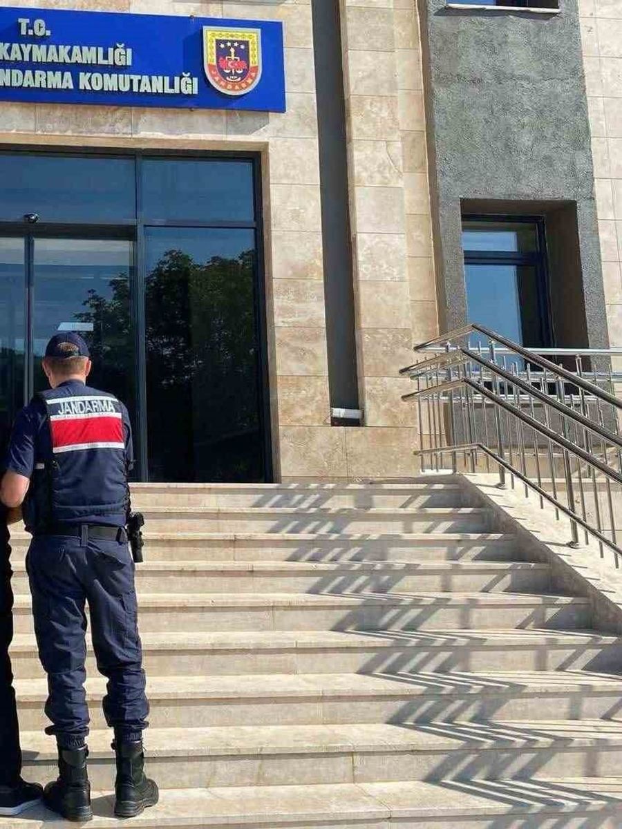 SİMAV’DA 12 YIL 6 AY HAPİS CEZASI BULUNAN ŞAHIS YAKALANDI