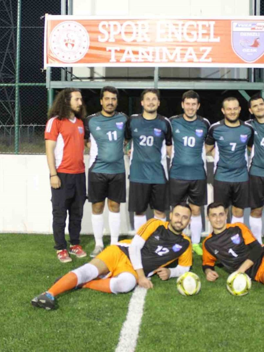 B1 FUTBOL SÜPER LİGİ’NDE MÜCADELE EDEN YUKATEL DENİZLİ GÖRME ENGELLİLER SPOR KULÜBÜ (GESK), SEZON BAŞINDA GERÇEKLEŞTİRDİĞİ FLAŞ TRANSFERLER VE YAKALADIĞI GALİBİYET SERİSİYLE ŞAMPİYONLUK TIRMANIŞINI SÜRDÜRÜYOR.