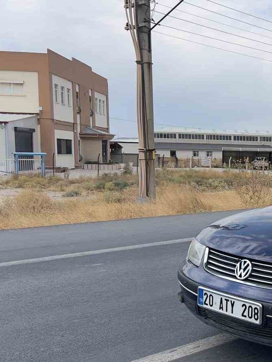 İki otomobil çarpıştı: 1 yaralı