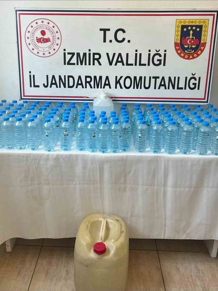İzmir jandarmasından asayiş denetimi: Binlerce kişi sorgulandı, bin 85 litre etil alkol ele geçirildi