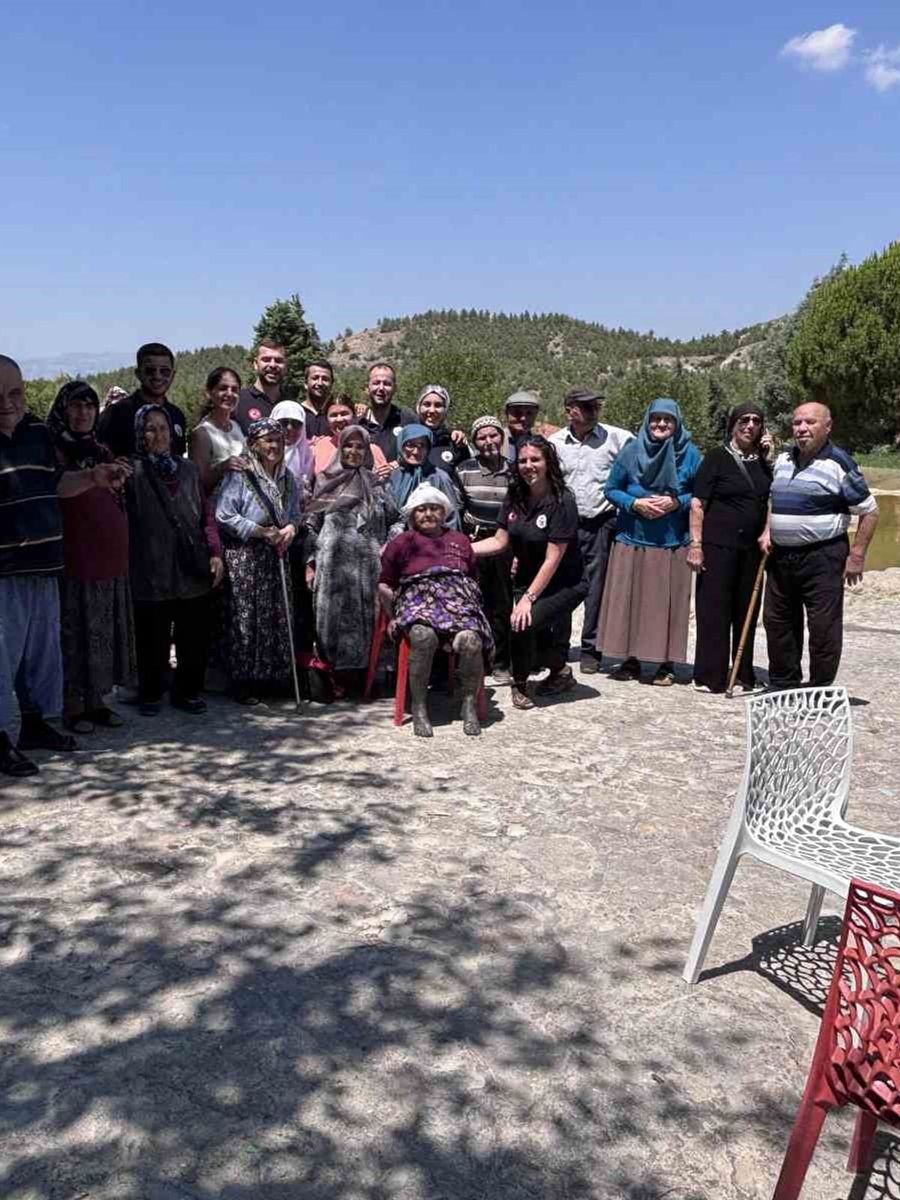 Honaz Belediye Başkanı Kepenek, yaşlı rehabilitasyon merkezini ziyaret etti