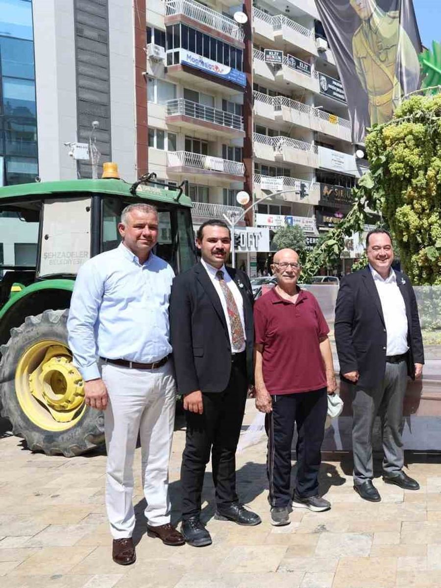 Üzümün başkenti Manisa’da şenlik coşkusu