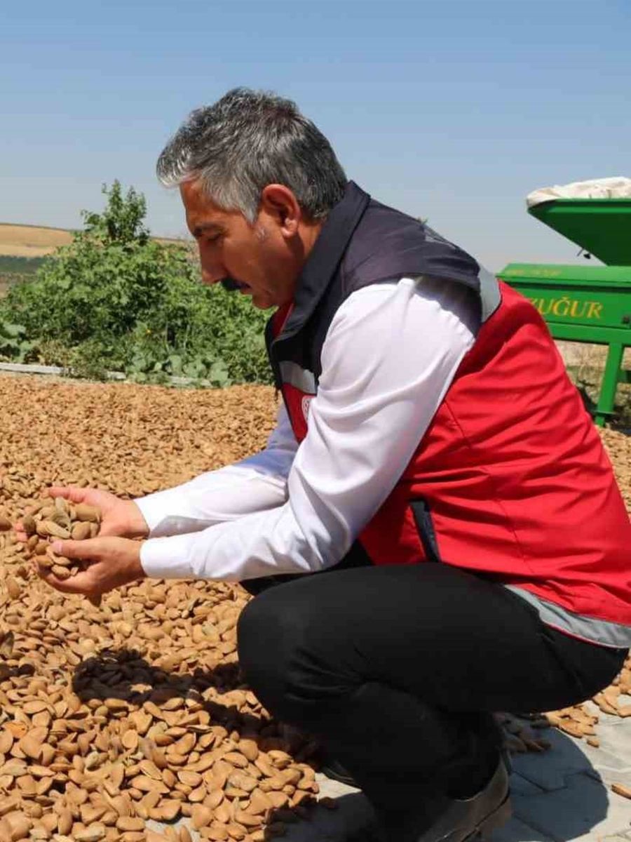 Kahta’da tarımsal mekanizasyon destekleri çiftçilere kazandırıldı