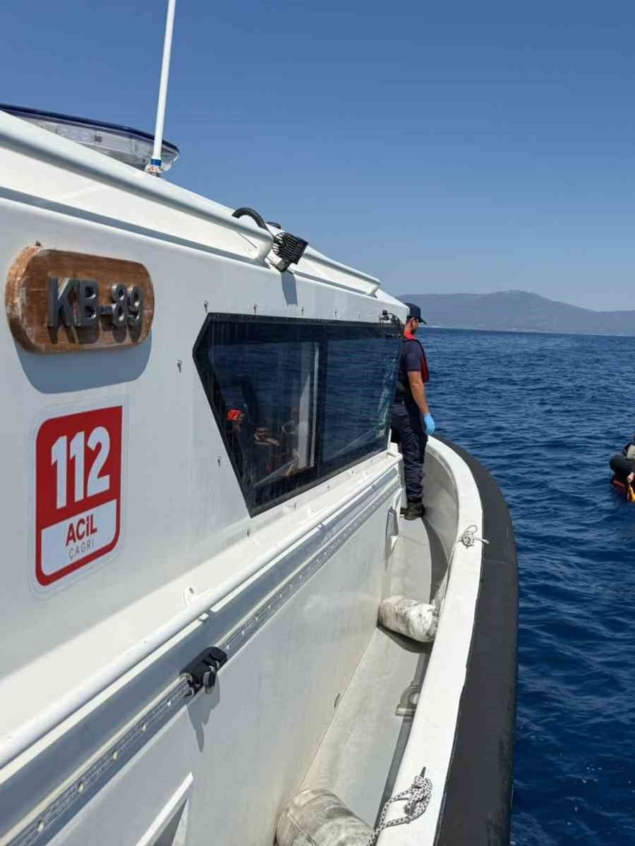 Yunanistan’ın ölüme terk ettiği 57 düzensiz göçmen kurtarıldı