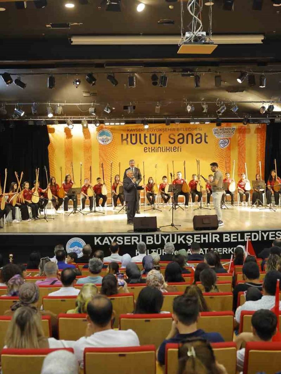 Büyükşehir Belediyesi Konservatuvarı’nda bin 865 kursiyer sertifika aldı