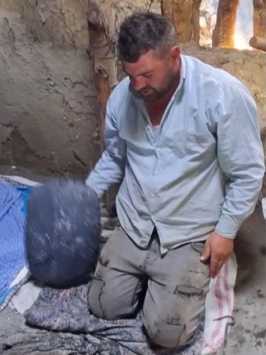 Gurbette özlediği tandır ekmeği için memleketine geldi