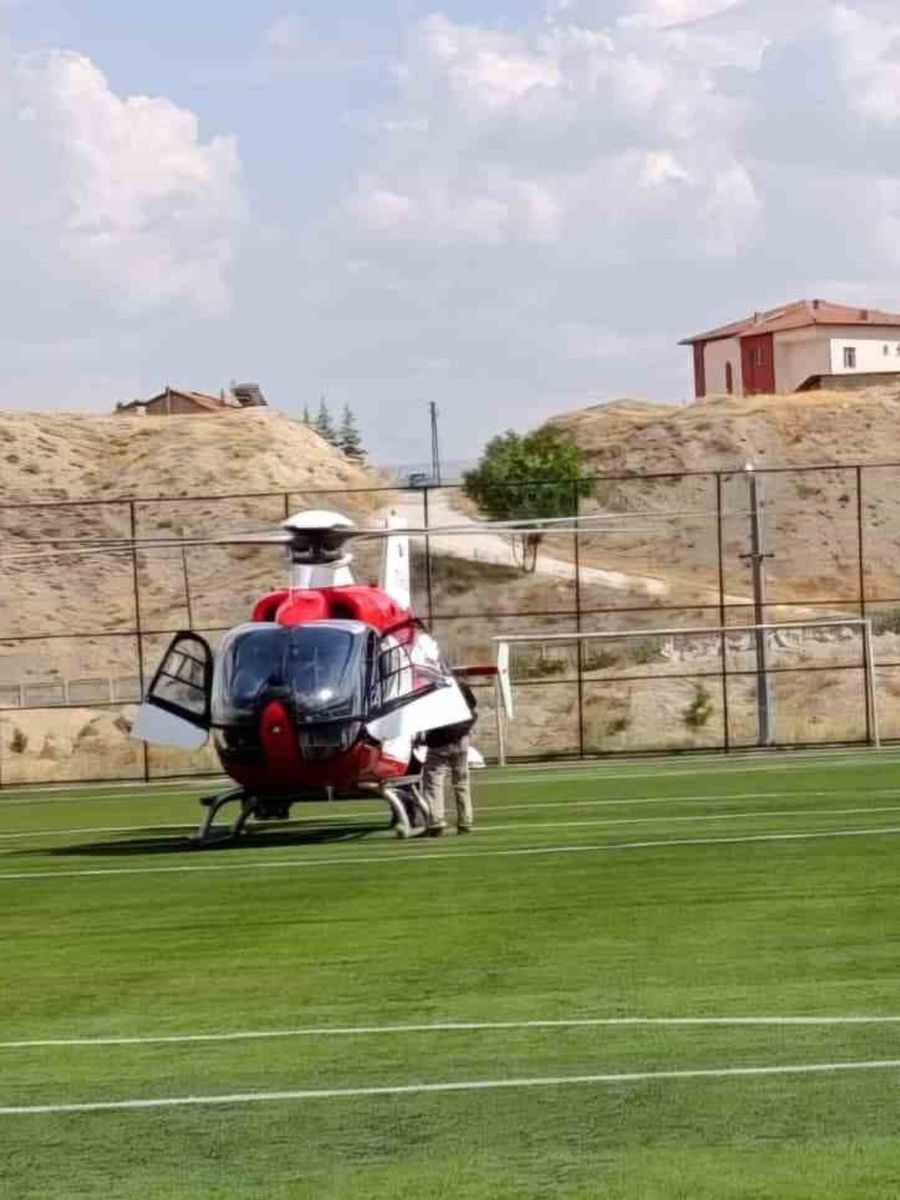 84 yaşındaki hasta hava ambulansıyla Malatya’ya sevk edildi