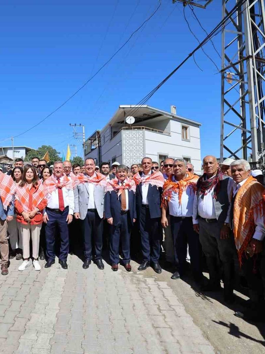 Başkan Şimşek, Bağ Bozumu ve Yörük Kültür Şenliği’ne katıldı