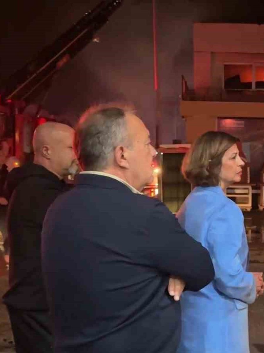 Eskişehir’de sanayi sitesindeki yangın kontrol altına alınmaya çalışılıyor