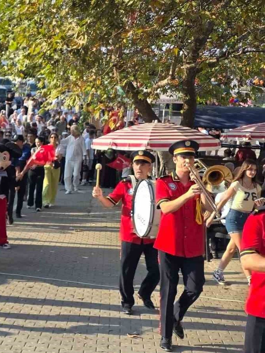 Yeşilçomlu Kavun Festivali bölge üreticisine pazar oluşturuyor