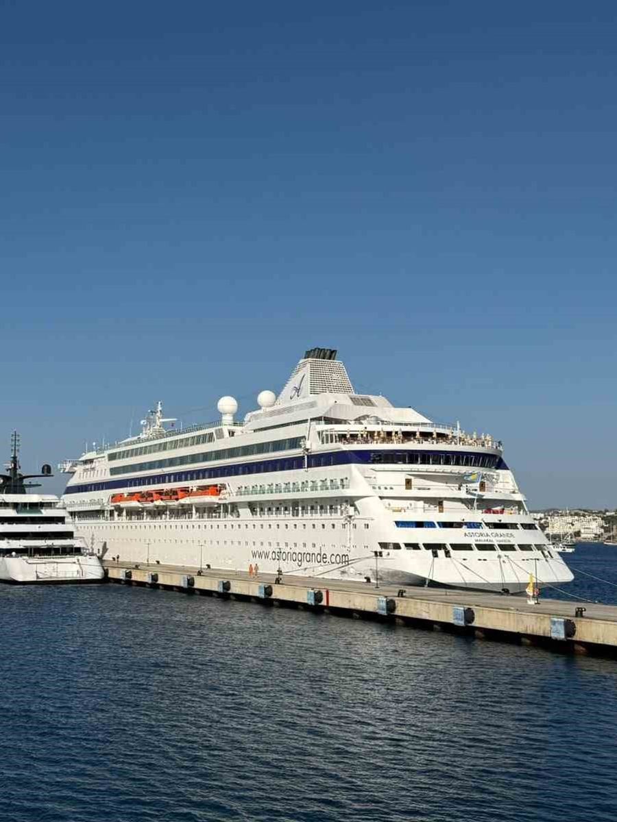 Bodrum’u iki yolcu gemisi ziyaret etti