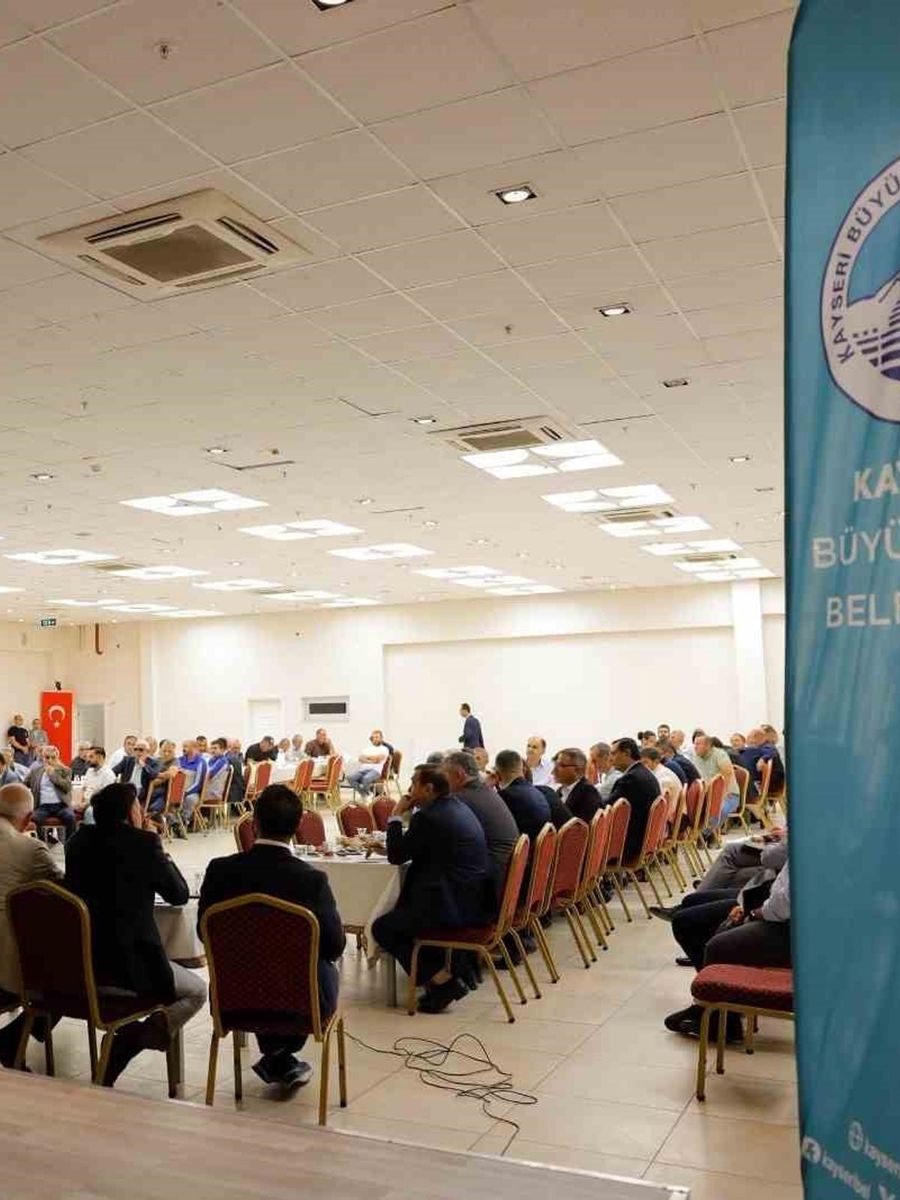 Başkan Büyükkılıç, Tomarza’da muhtarlarla istişare etti