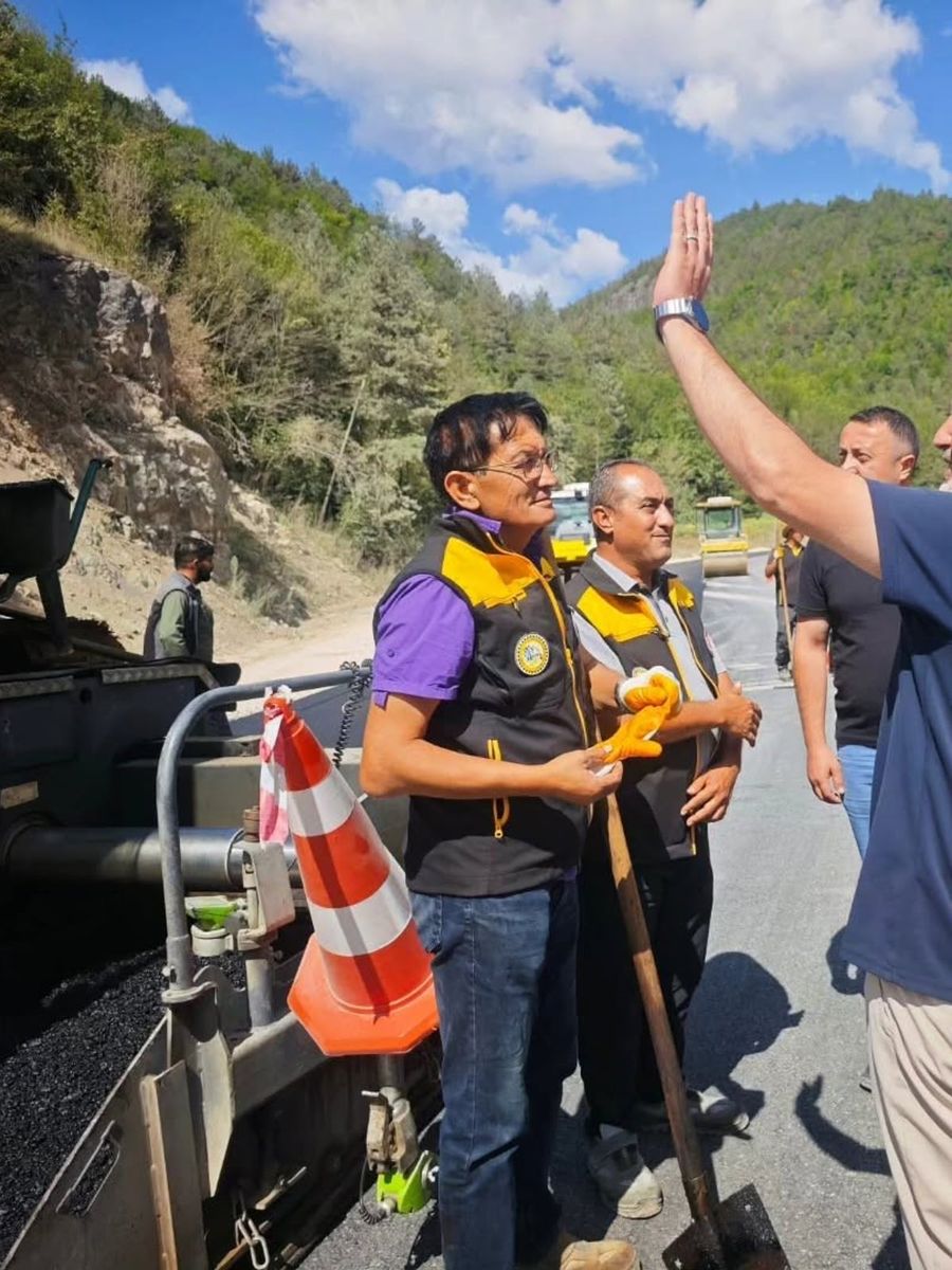 Yığılca’da Yedigöller grup yolu asfaltlanıyor
