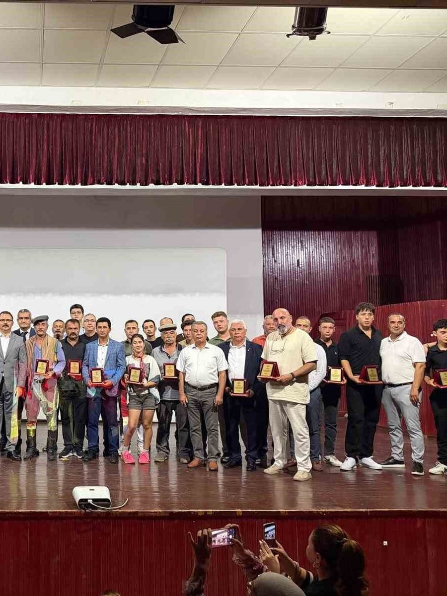 "Atça Çomaklı Ovası Katliamı" kısa filmi ilk galasını yoğun katılımla gerçekleştirdi