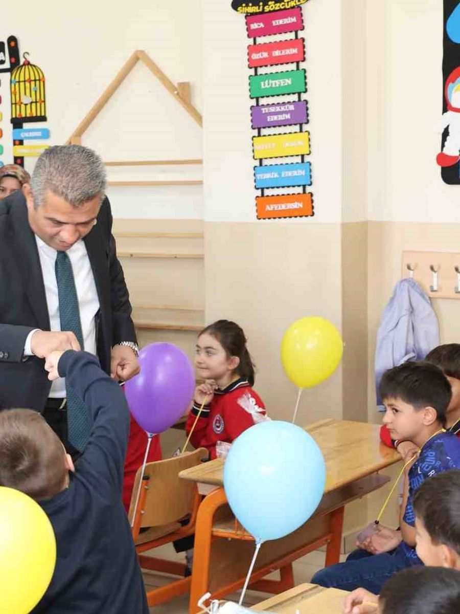 Uyum Haftasında minik öğrencilerin heyecanına ortak oldular