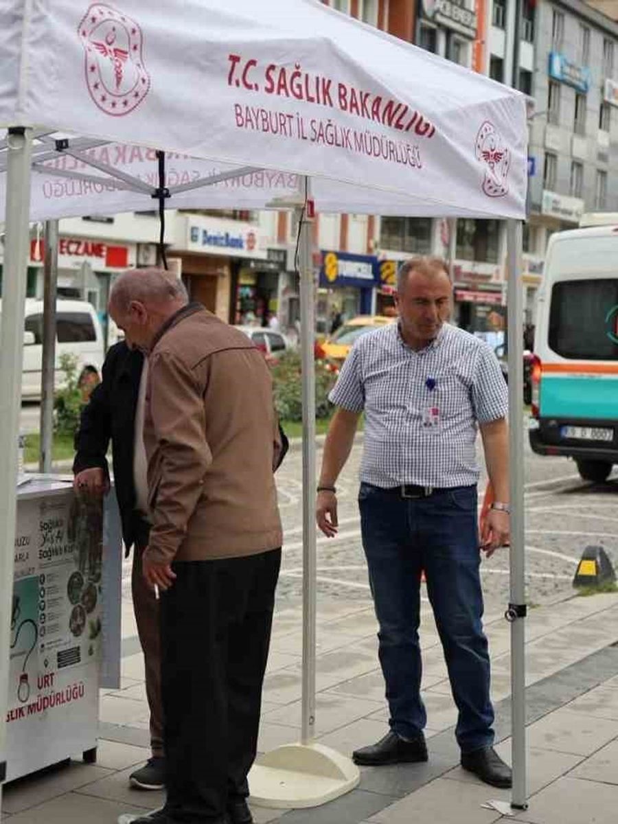 Bayburt’ta vatandaşlara ücretsiz sağlık taraması yapıldı