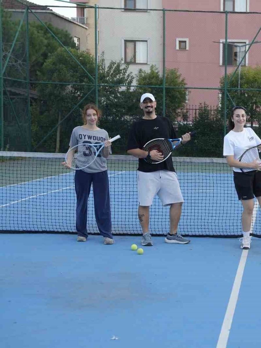 Kartal Belediyesi’nin tenis eğitimleri tüm hızıyla devam ediyor