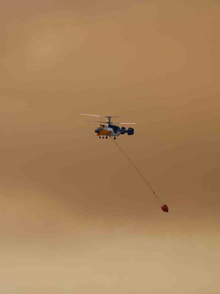 Kozan’da orman yangını: 40 ev tahliye edildi, 3 uçak ve 9 helikopter havada