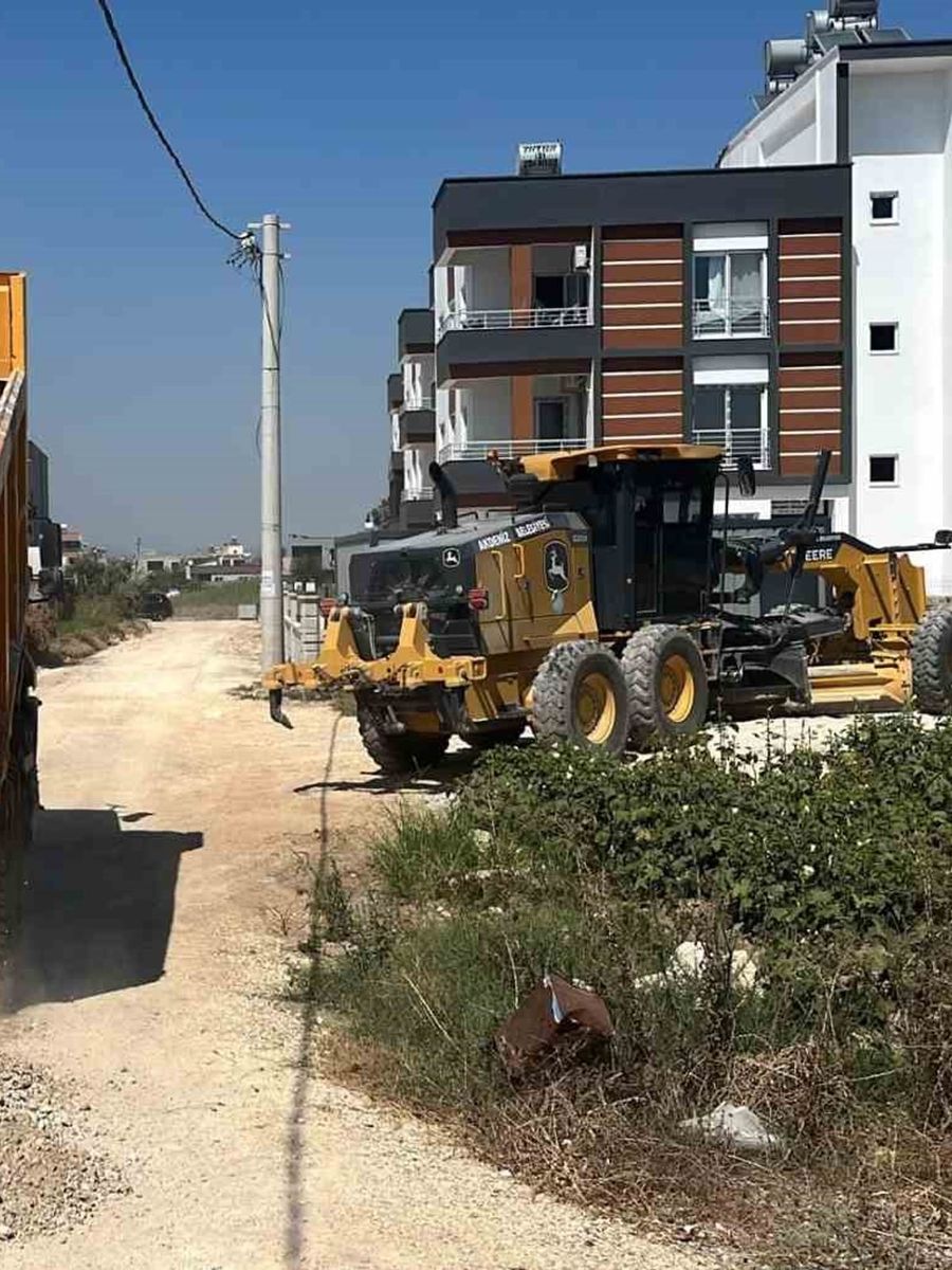 Akdeniz’de yollar yenileniyor, ulaşım güvenliği artırılıyor