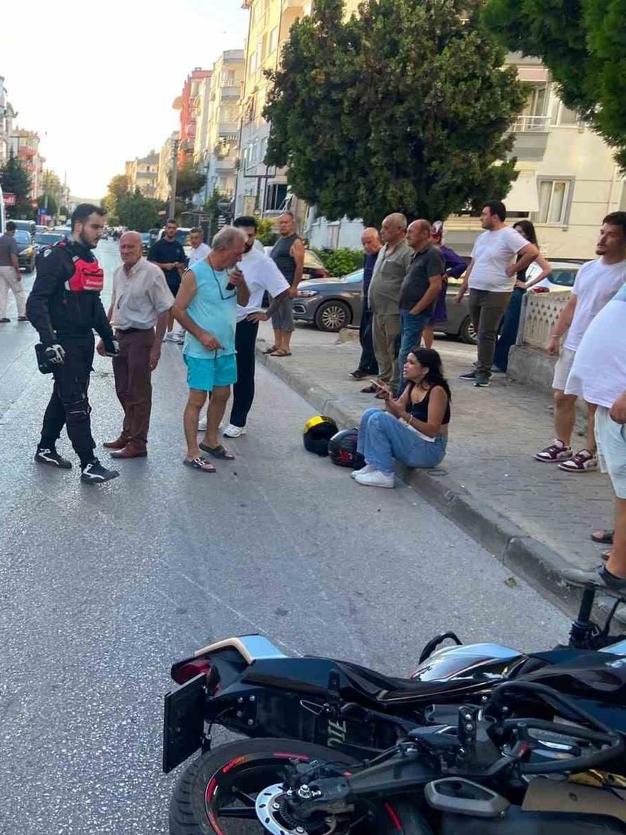 Mudanya’da motosiklet yayaya çarptı: 2 yaralı