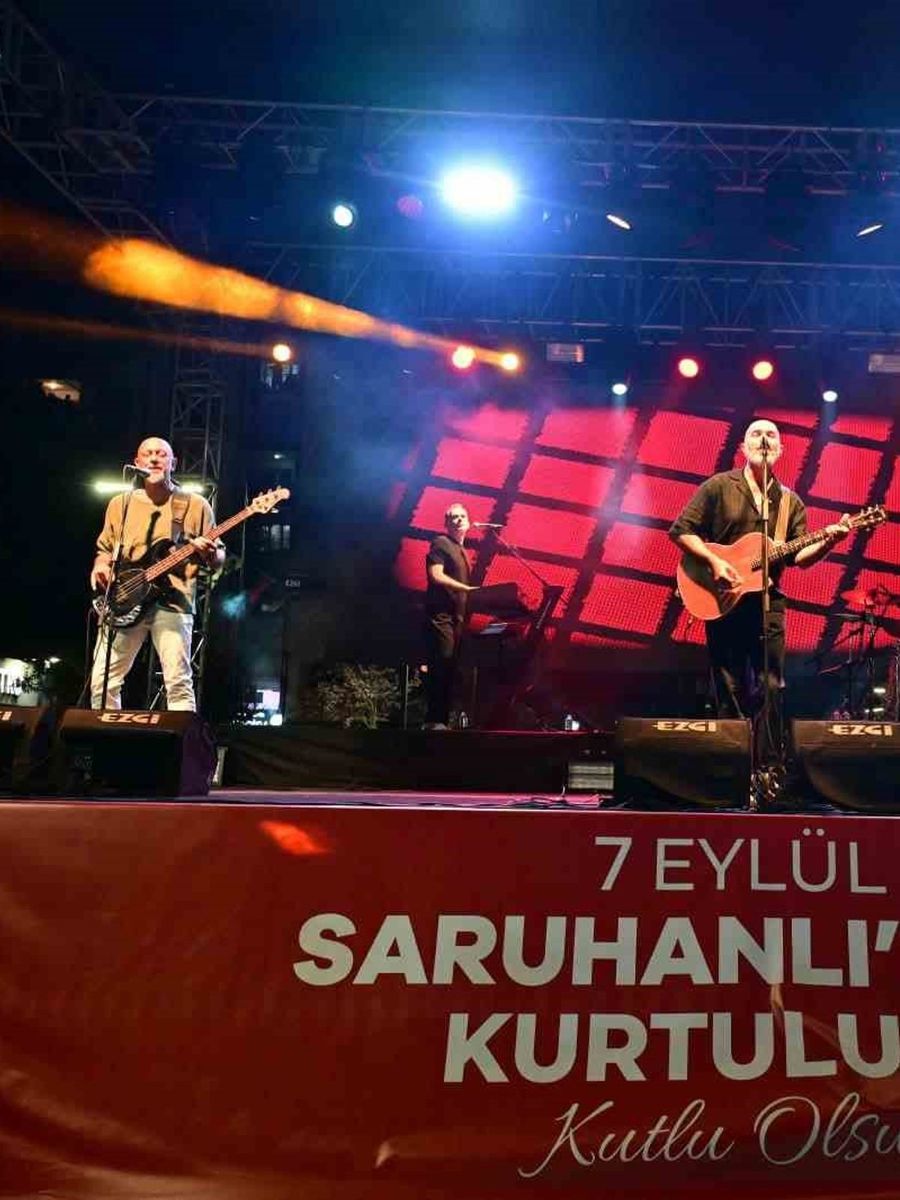 Saruhanlı’da kurtuluş coşkusu Yüksek Sadakat konseriyle taçlandı