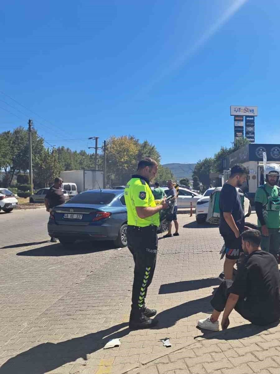 Menteşe’de motosiklet ve otomobil çarpıştı: 1 yaralı