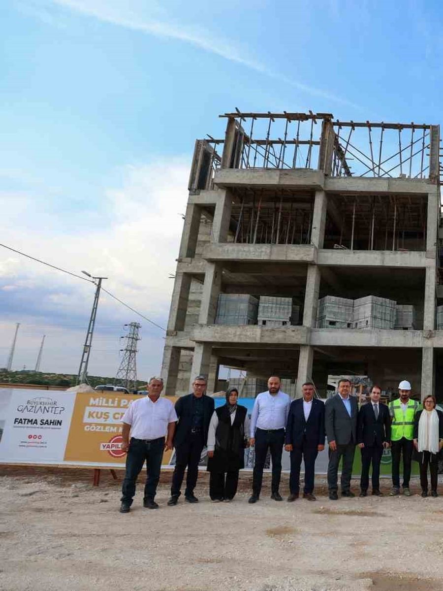 Şahin, Karkamış’ta yükselen Gazi Konut projesini inceledi